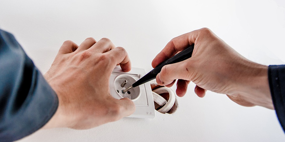 Electrical Outlet Sparks When Plugging In