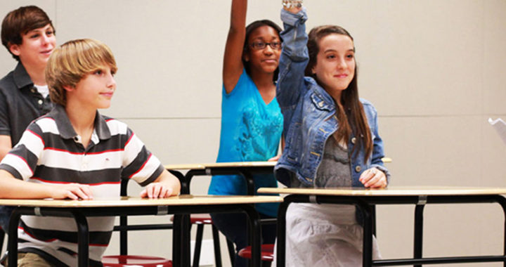 Studies: Pros and cons of standing and stand-biased desks